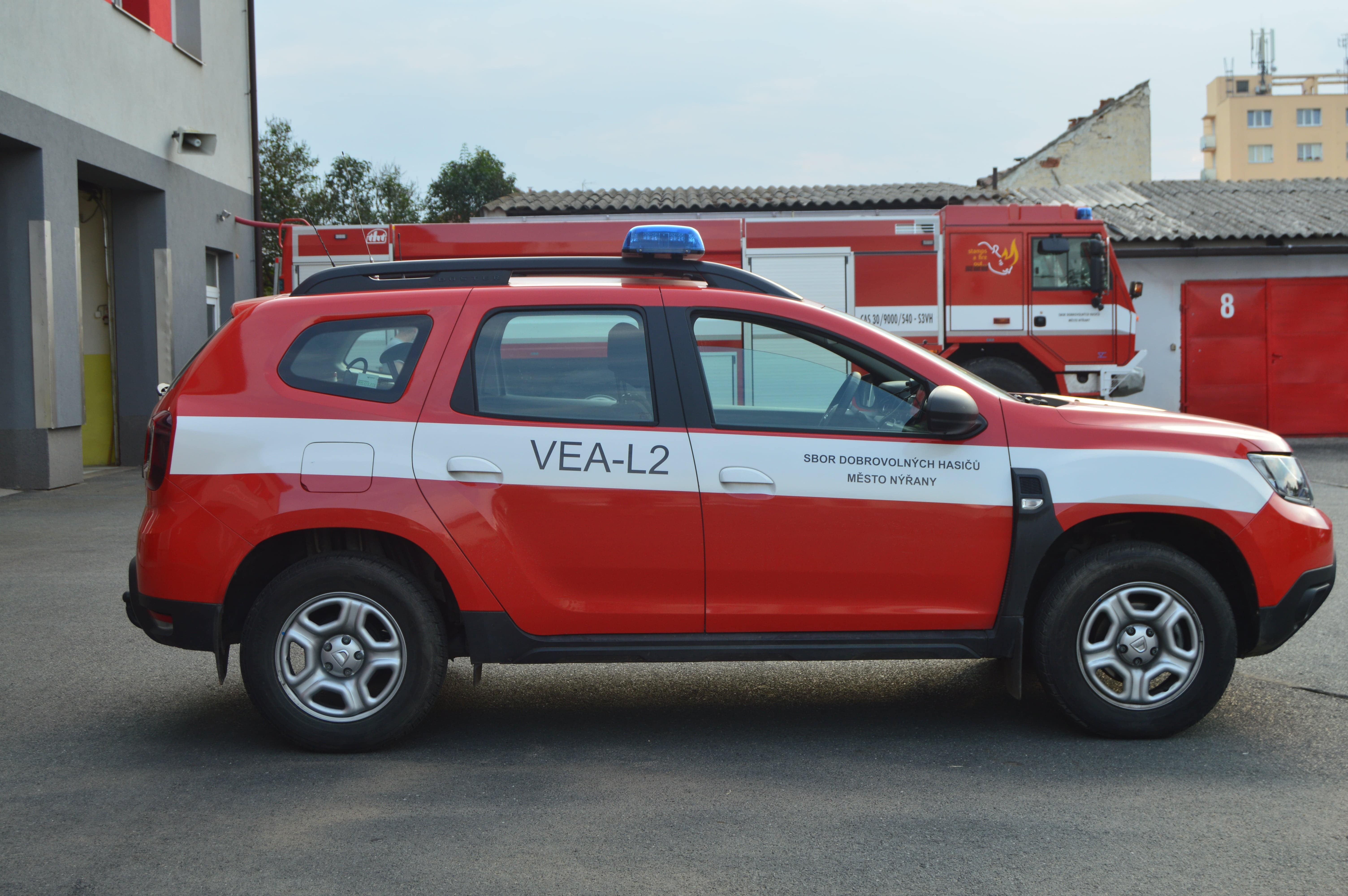 <span  class="uc_style_uc_tiles_grid_image_elementor_uc_items_attribute_title" style="color:#ffffff;">DACIA DUSTER</span>